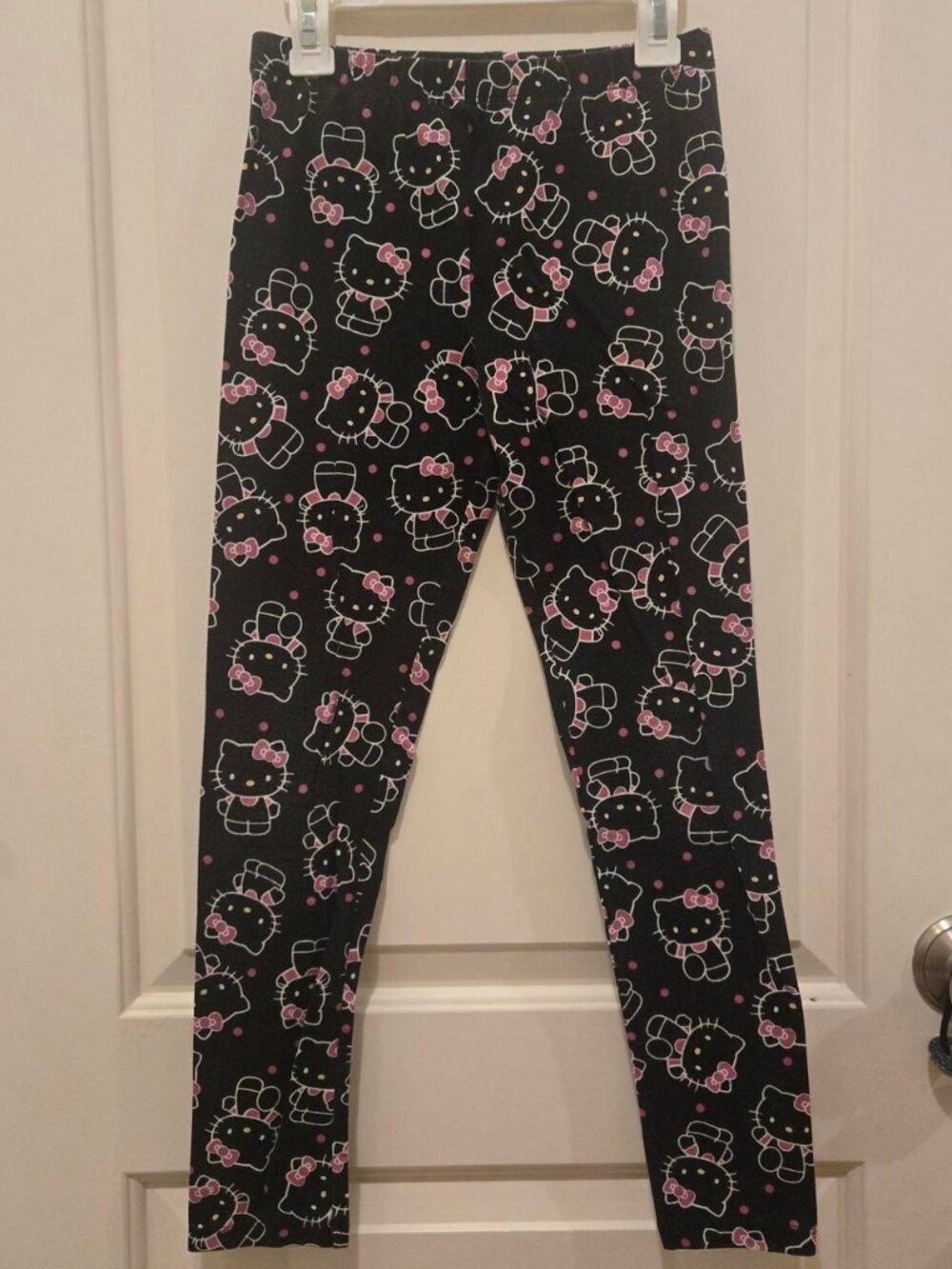 Hello Kitty Women's Black and Pink Leggings